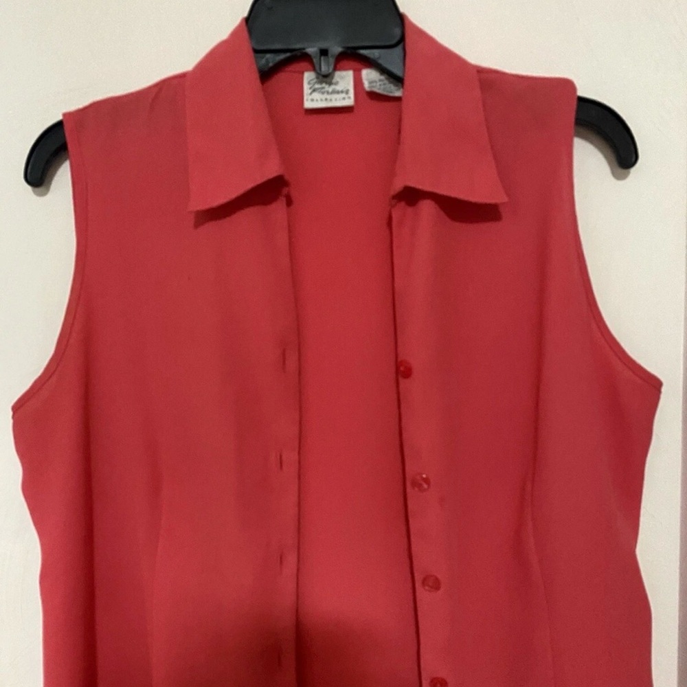 Elegant Sleeveless Red Button-Down Shirt